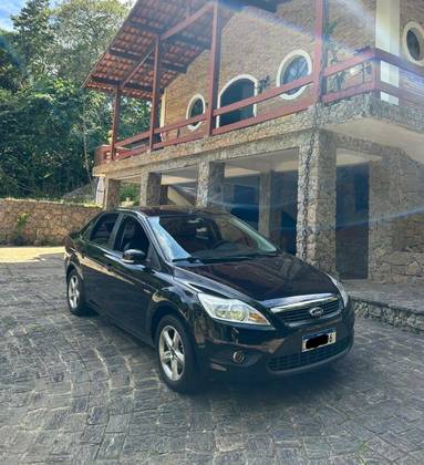 FORD FOCUS 2.0 GLX SEDAN 16V GASOLINA 4P AUTOMÁTICO